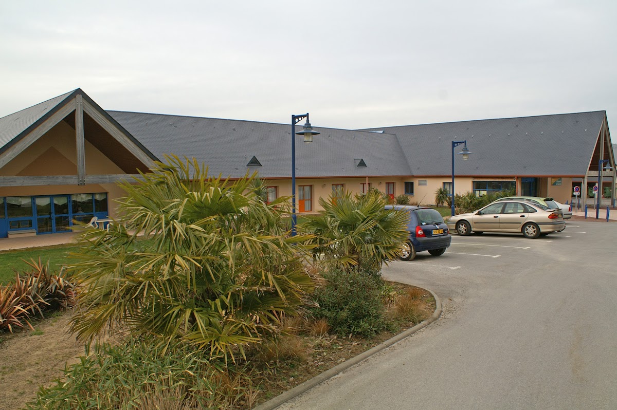 EHPAD Elisabeth de Surville - Photo 2 sur 4 - Intérieur et espaces communs