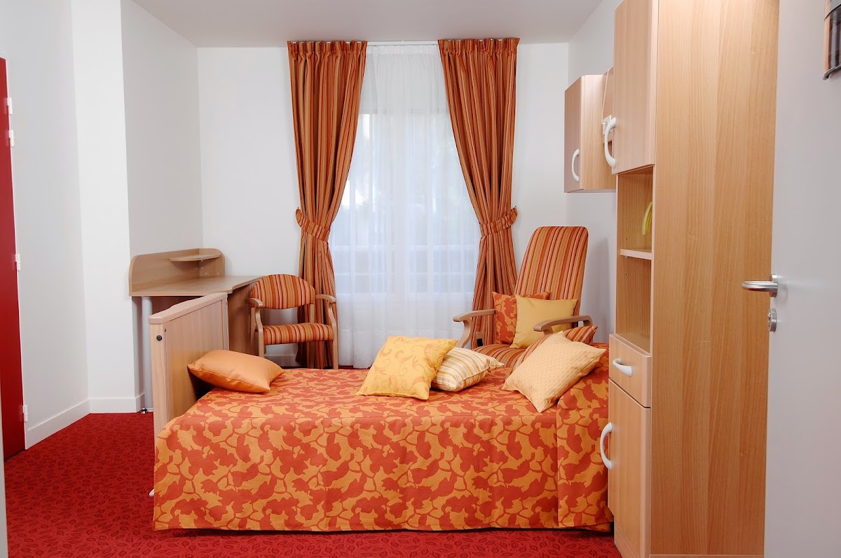 EHPAD Château du Haut-Venay - Photo 5 sur 5 - Environnement et extérieurs