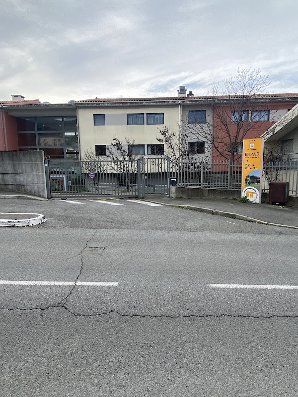 EHPAD public La Pierre de la fée - Photo 3 sur 5 - Chambres et hébergement