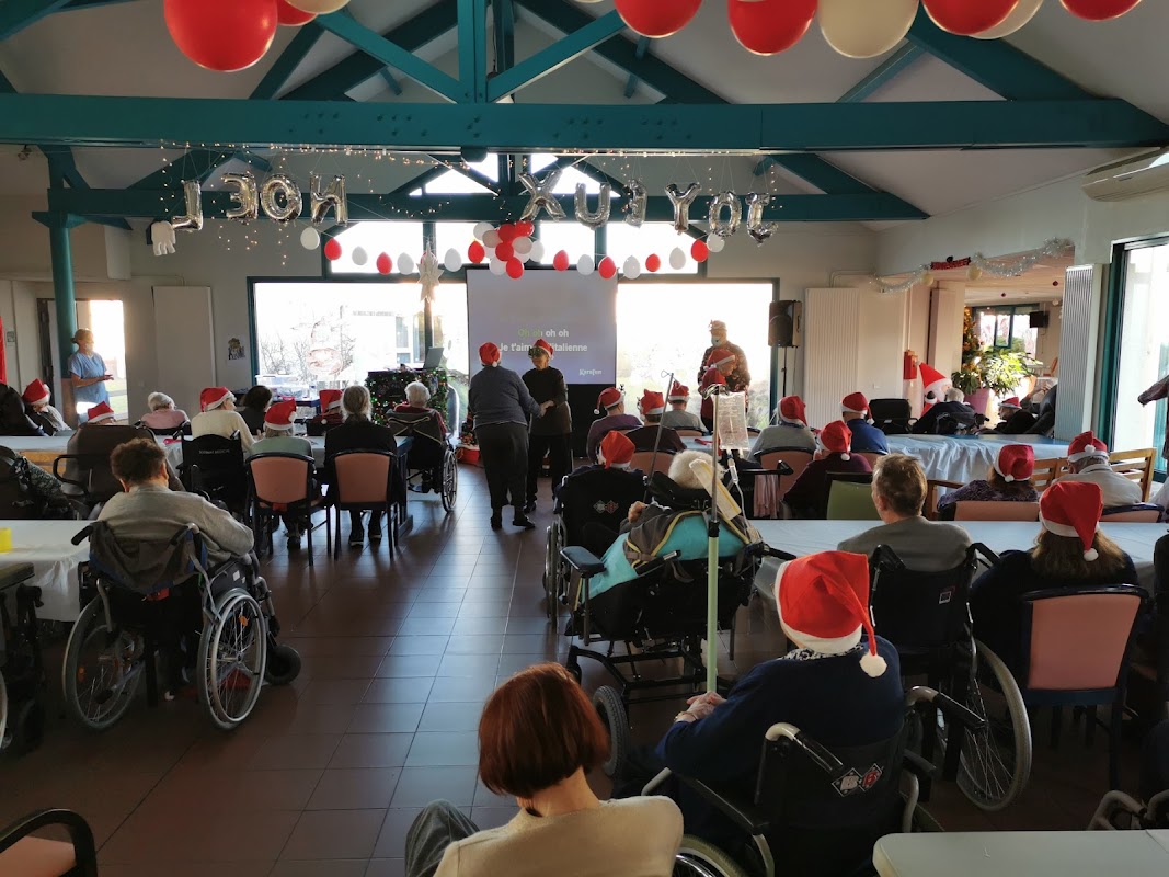 EHPAD Les Prés de Lys - Photo 2 sur 4 - Intérieur et espaces communs