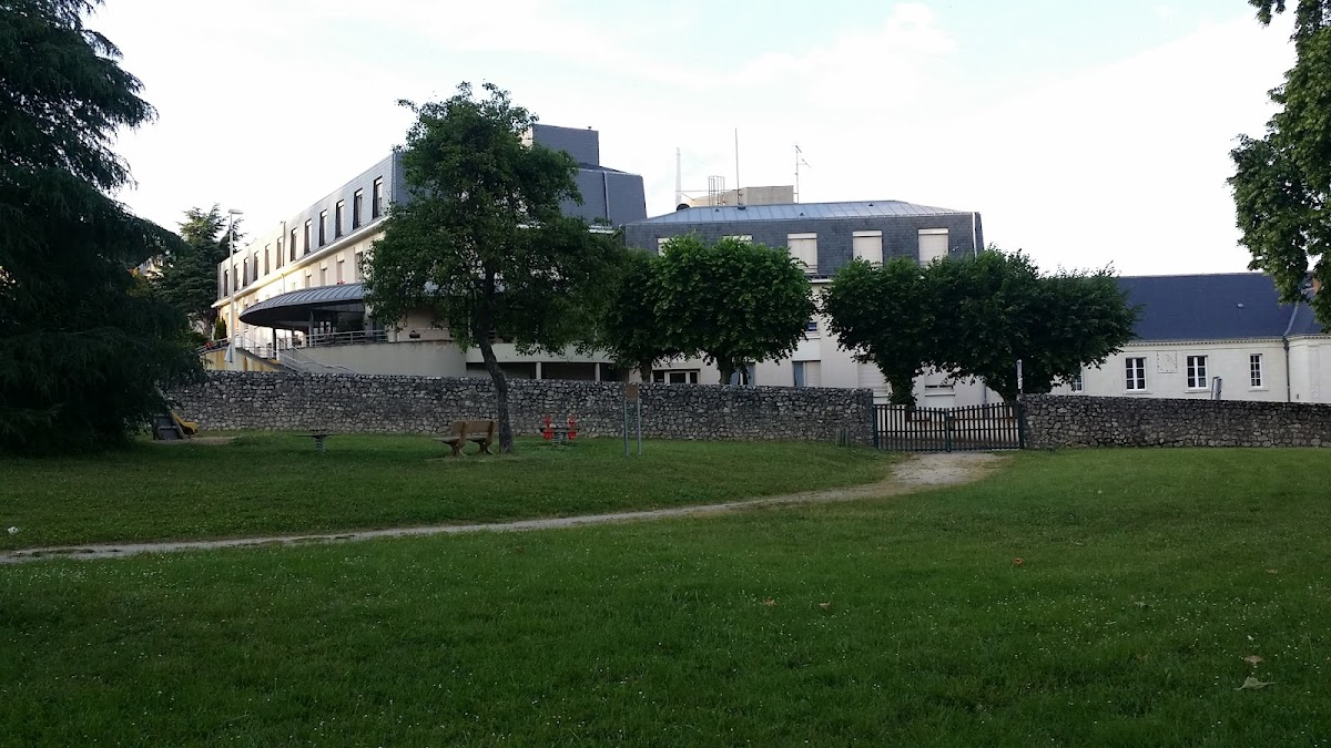 Photo de EHPAD Saint-Véterin, EHPAD à LES ROSIERS SUR LOIRE