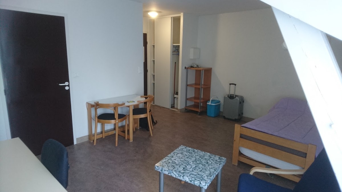 PETITE UNITE DE VIE LES CAPUCINES - Photo 5 sur 5 - Environnement et extérieurs