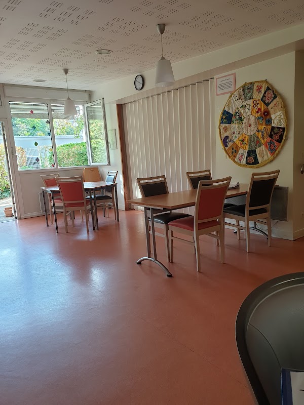 Centre d'accueil de jour les Rives - Groupe VYV - Photo 2 sur 4 - Intérieur et espaces communs