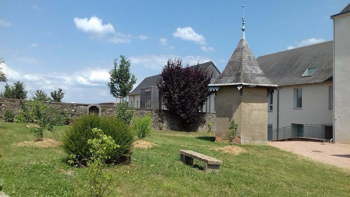 EHPAD Champrouge à Mazille - Photo 2 sur 5 - Intérieur et espaces communs