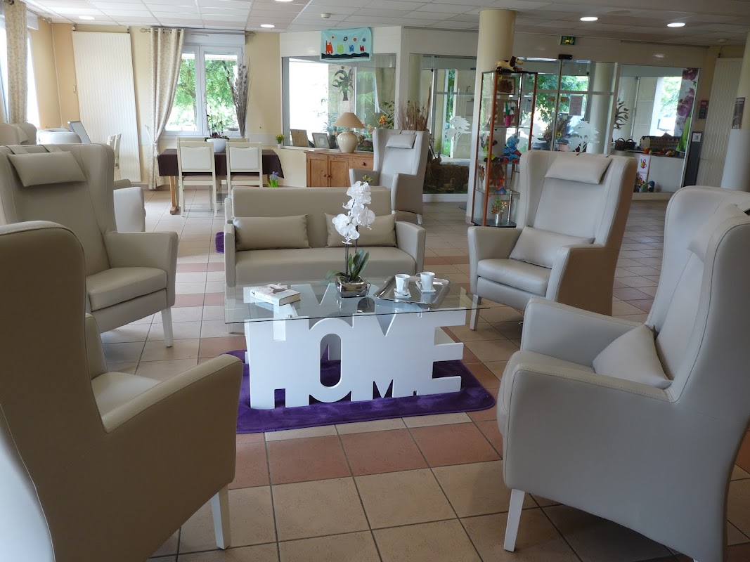 EHPAD ORPEA Résidence La Puisaye - Photo 3 sur 3 - Chambres et hébergement