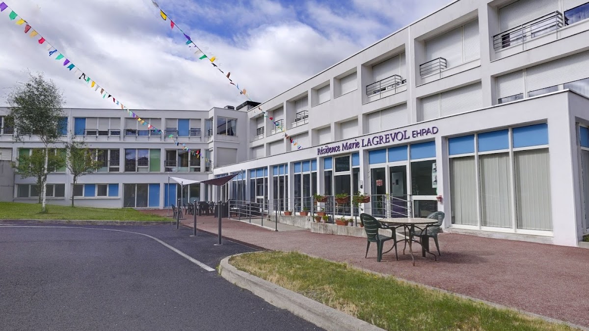 Photo de Residence Mutualiste Marie Lagrevol, EHPAD à ST JUST MALMONT