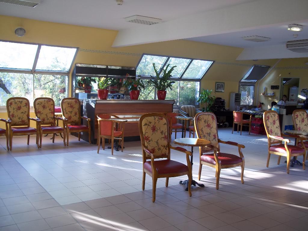 EHPAD Medicalisé les Acacias - Photo 5 sur 5 - Environnement et extérieurs