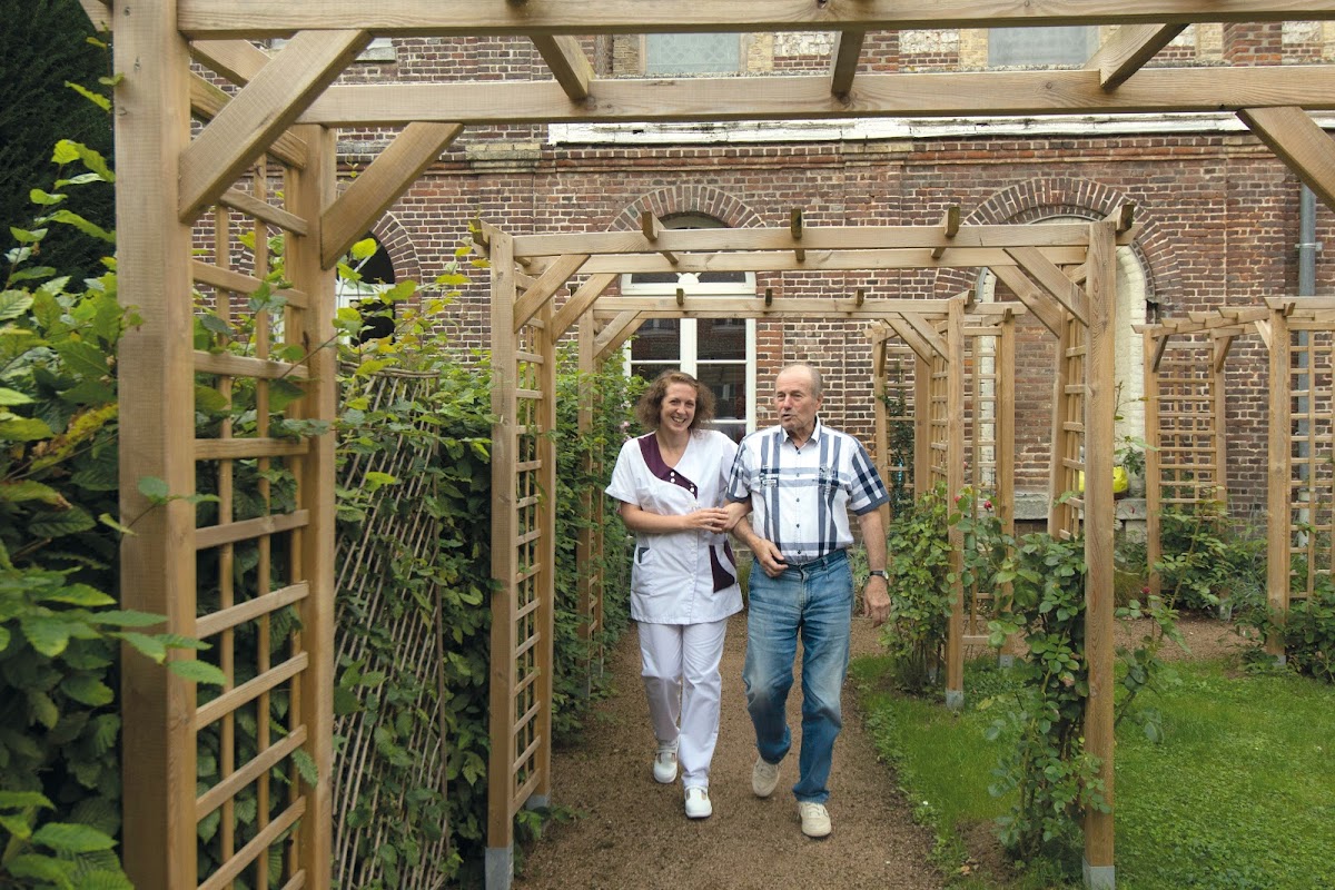 EHPAD Les Dames-Blanches - Photo 2 sur 5 - Intérieur et espaces communs