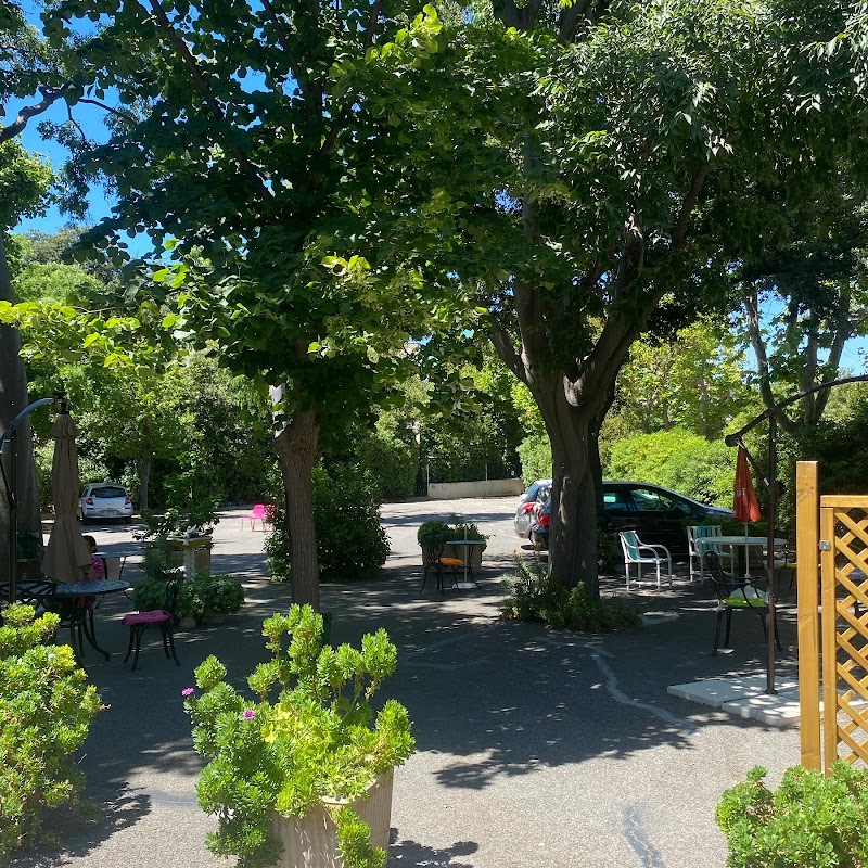 MAISON DE RETRAITE SAINTE BERNADETTE - Photo 3 sur 4 - Chambres et hébergement