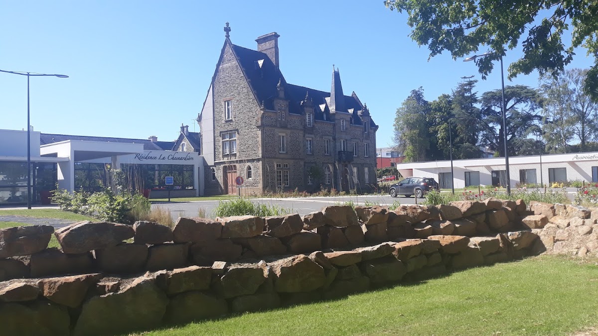 Photo de EHPAD La Chesnardière, EHPAD à FOUGERES