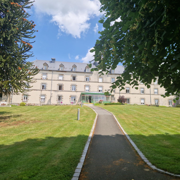 EHPAD Saint-Fraimbault - Photo 2 sur 5 - Intérieur et espaces communs