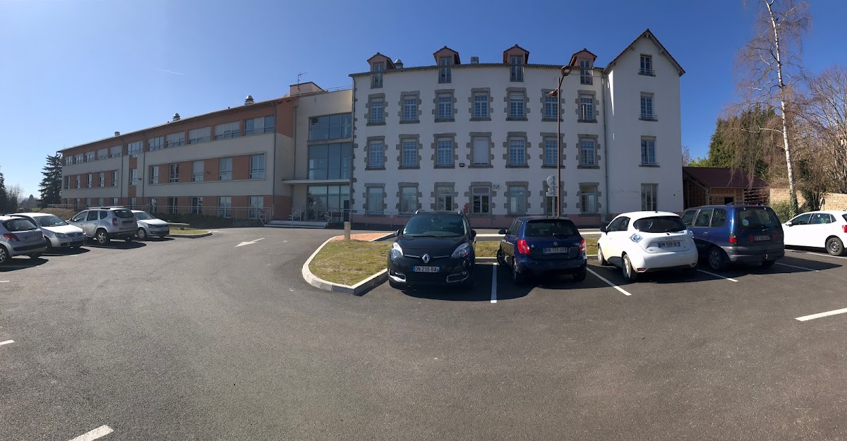 Photo de EHPAD Villa Saint-Jean, EHPAD à ST JEAN DES OLLIERES