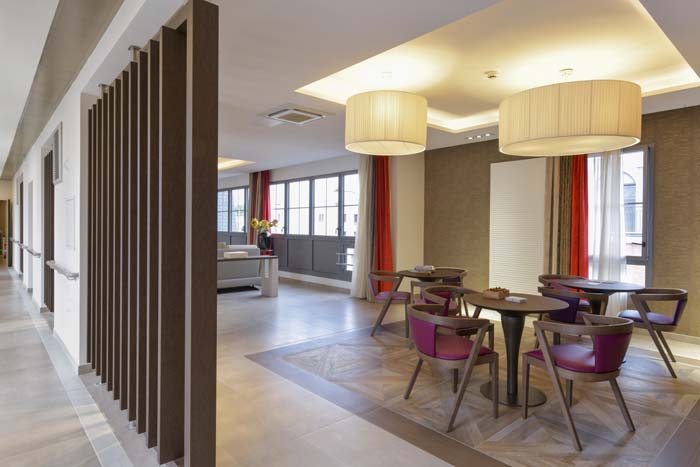 EHPAD Résidence Voltaire - Photo 2 sur 5 - Intérieur et espaces communs