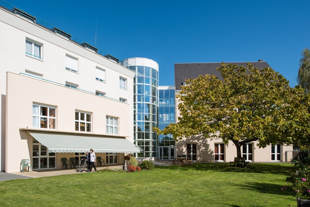 Photo de EHPAD Korian Le Castelli, EHPAD à L HUISSERIE