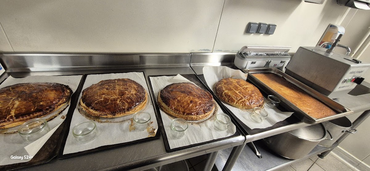 Photo de EHPAD Charles Andraud, EHPAD à SAUXILLANGES