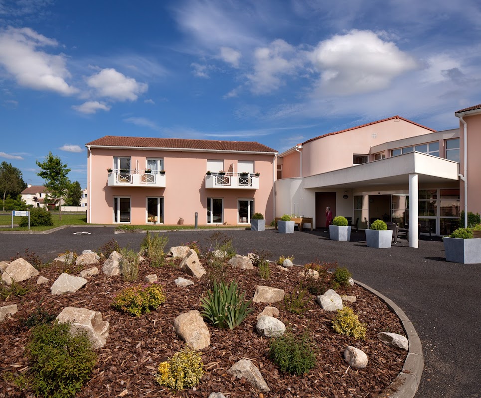 Photo de Résidence Les Rives d'Allier, EHPAD à PONT DU CHATEAU