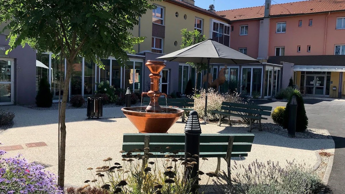 EHPAD Les Cèdres - Photo 2 sur 5 - Intérieur et espaces communs