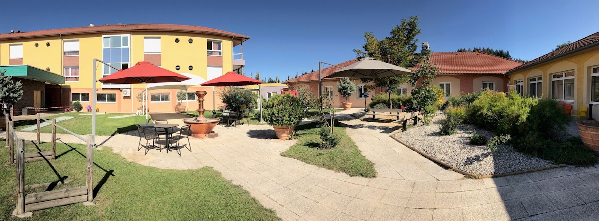 Photo de EHPAD Les Cèdres, EHPAD à BEAUX