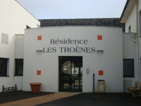 EHPAD Les Troènes - Photo 2 sur 5 - Intérieur et espaces communs