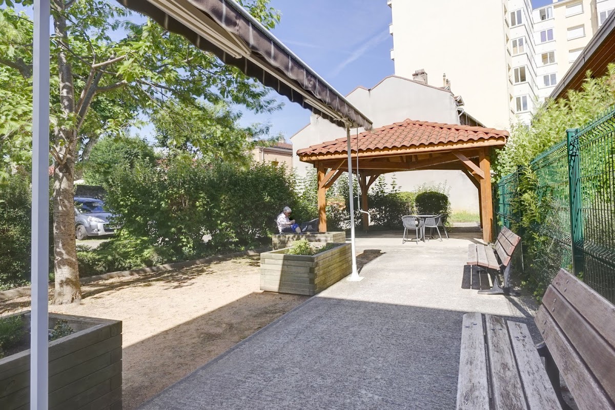 Maison de retraite privée Bernadette - Photo 5 sur 5 - Environnement et extérieurs