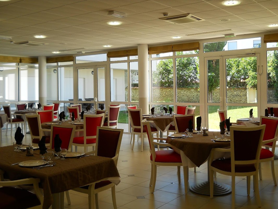 EHPAD Jardins de Chartres - Photo 2 sur 5 - Intérieur et espaces communs