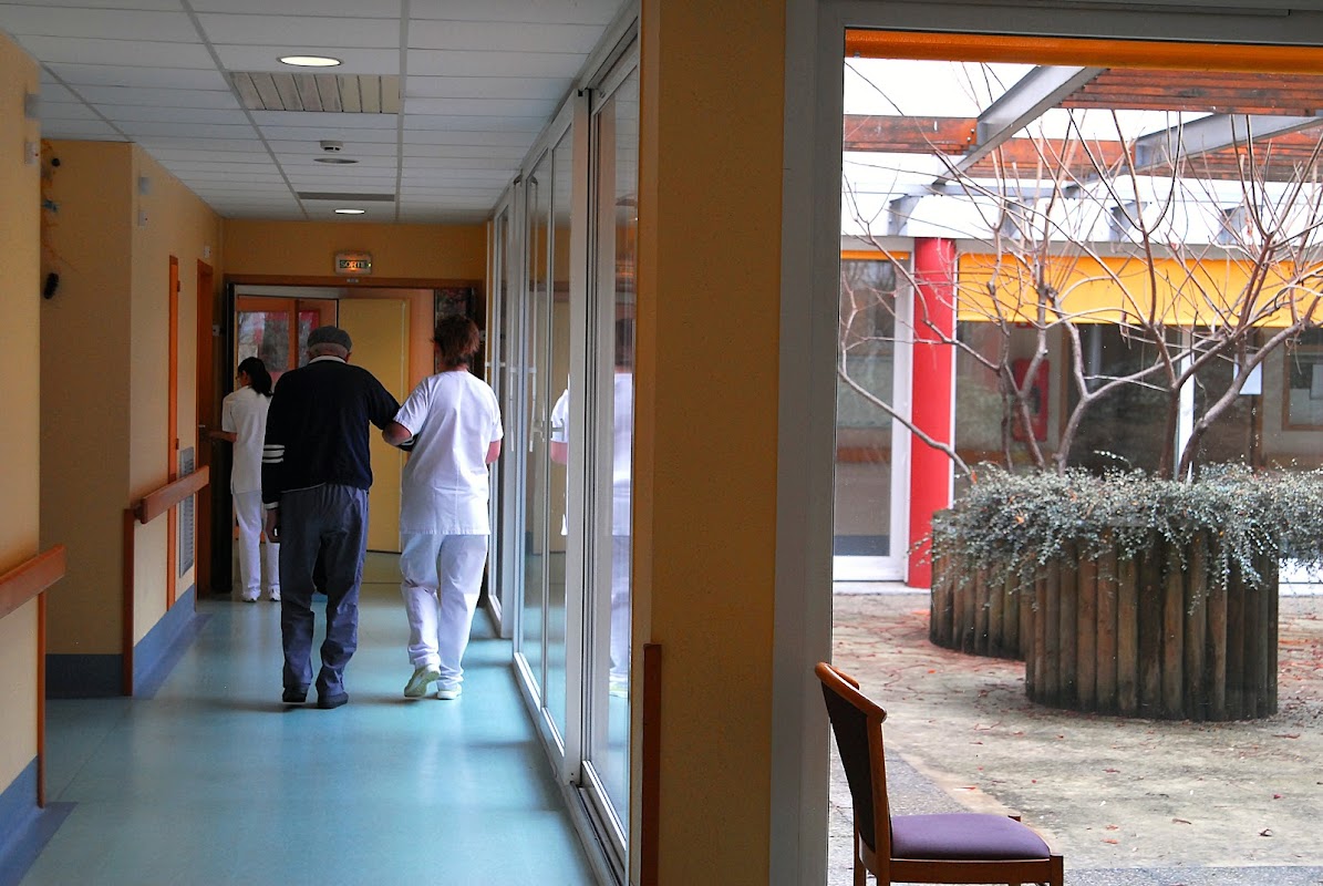 EHPAD Les Berges de l'Hyere - Photo 3 sur 5 - Chambres et hébergement