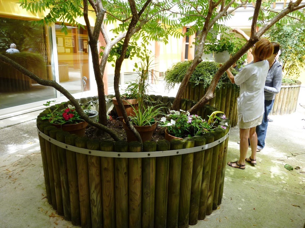 EHPAD Les Berges de l'Hyere - Photo 5 sur 5 - Environnement et extérieurs