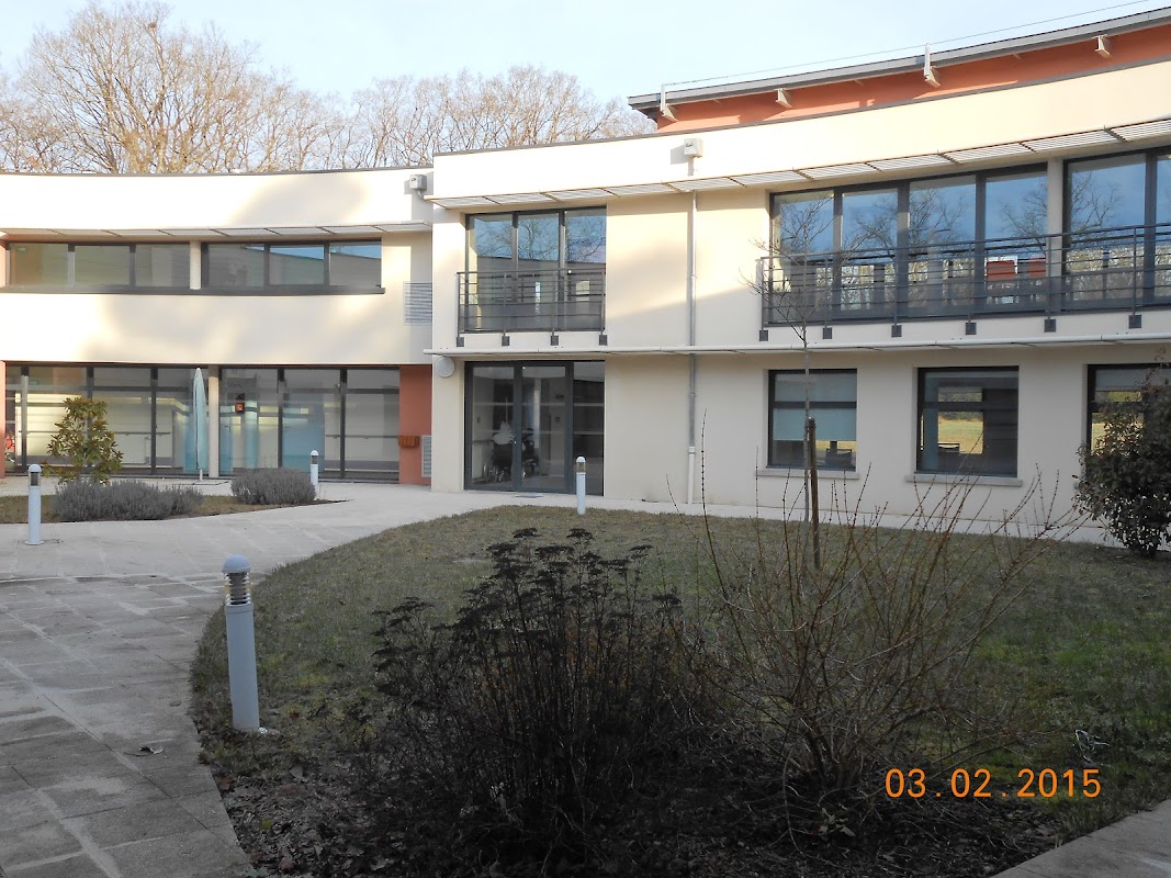 Centre départemental gériatrique Les Grands-Chênes - Photo 5 sur 5 - Environnement et extérieurs