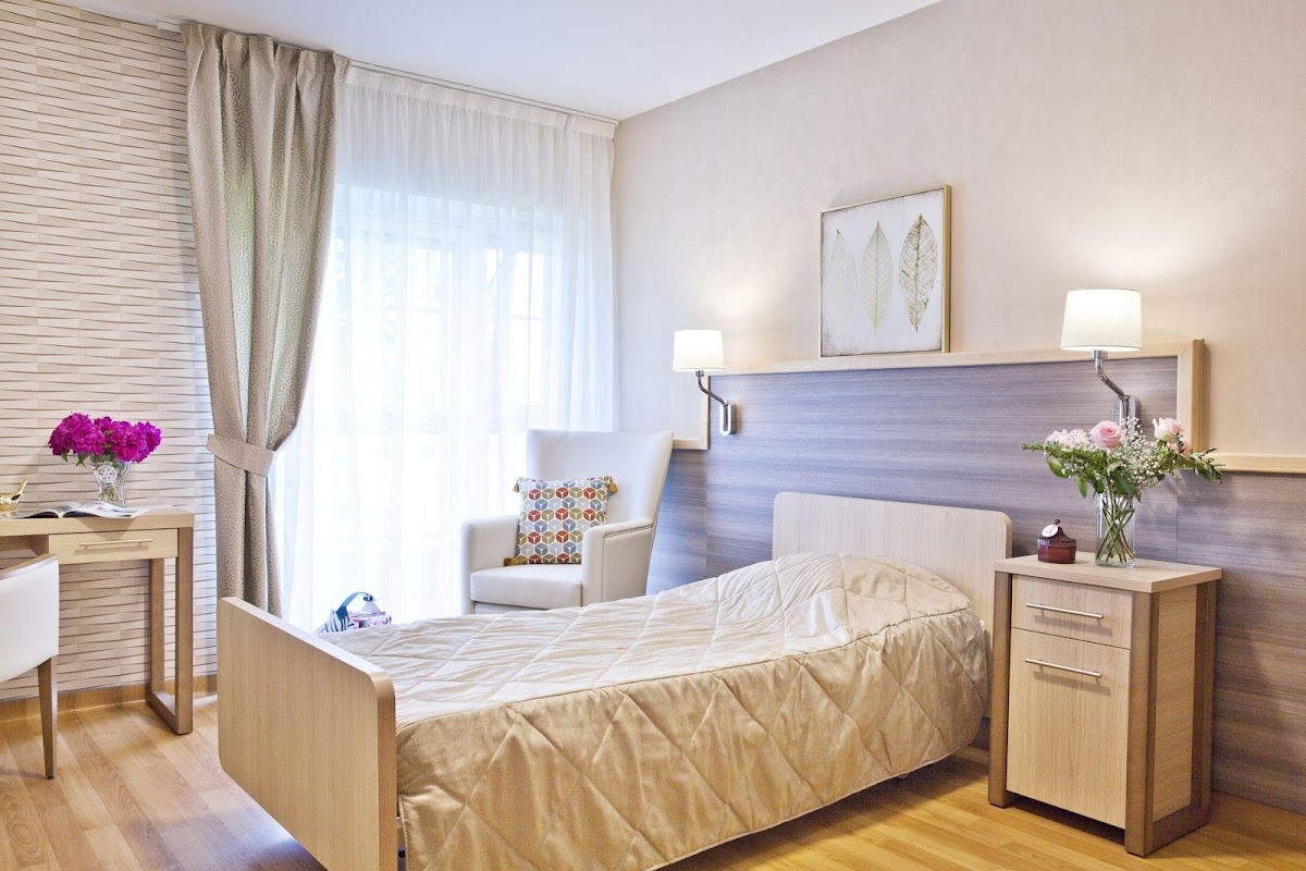 EHPAD Claude de France - Photo 2 sur 5 - Intérieur et espaces communs