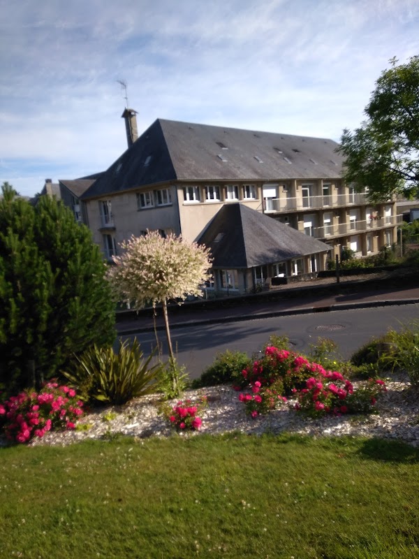EHPAD Hôpital de Villedieu les Poêles - Photo 2 sur 5 - Intérieur et espaces communs