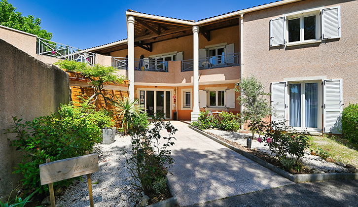 EHPAD Les Templiers - Photo 2 sur 5 - Intérieur et espaces communs