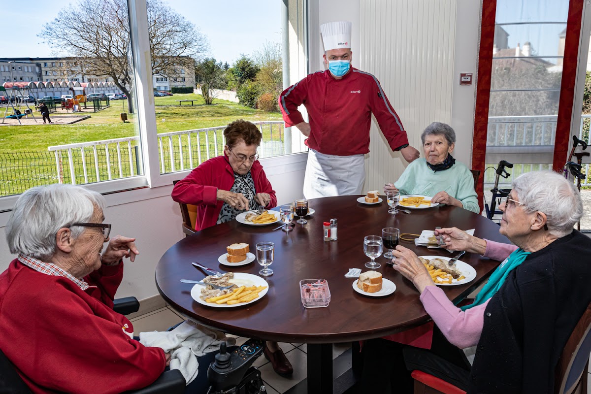 EHPAD La charmée - Photo 3 sur 5 - Chambres et hébergement