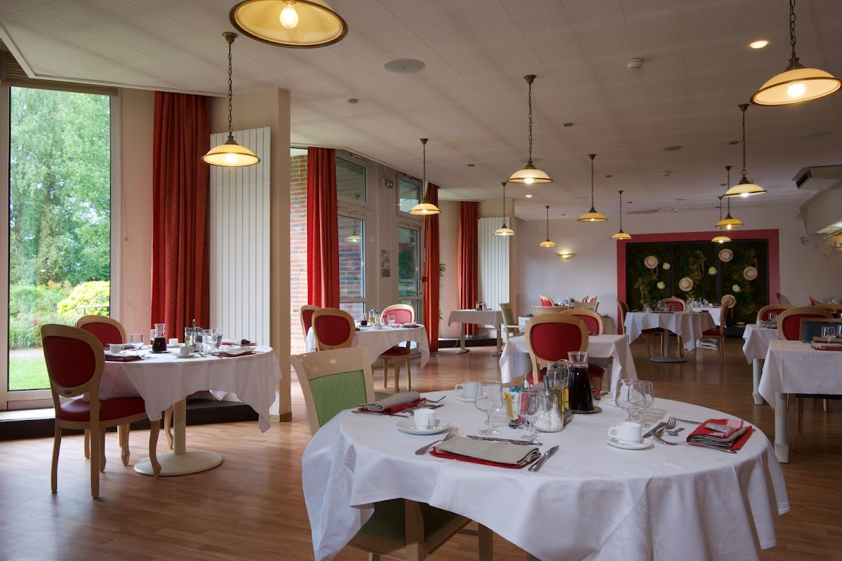 EHPAD Les Hautes Bruyères - Photo 3 sur 5 - Chambres et hébergement