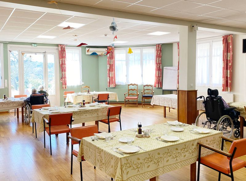EHPAD La Maison de la Pinède - Photo 2 sur 5 - Intérieur et espaces communs