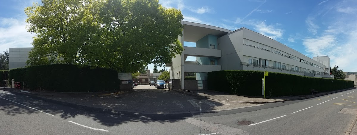 EHPAD Pays du Gier - Site Les charmilles - Photo 5 sur 5 - Environnement et extérieurs