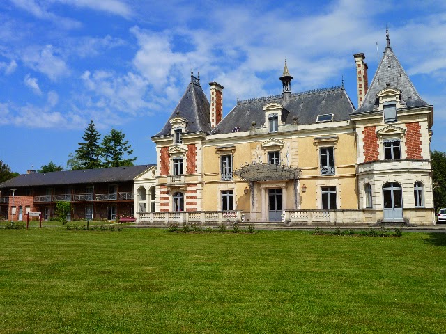 CTRE HEBGT TEMPORAIRE LE PERQUOI