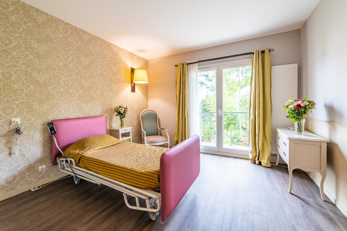 EHPAD Villa Beau Soleil Chaville - Photo 2 sur 5 - Intérieur et espaces communs