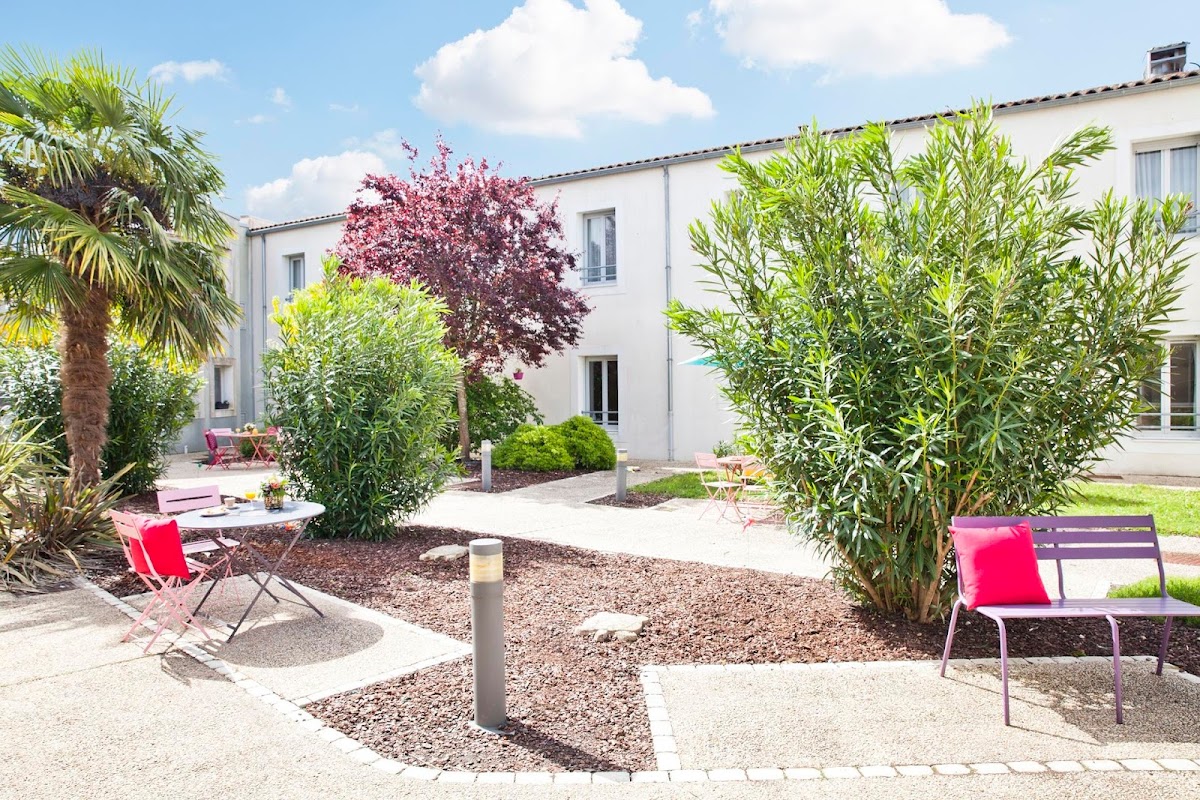 Photo de EHPAD L'Ombrière, EHPAD à ST JEAN D ANGLE