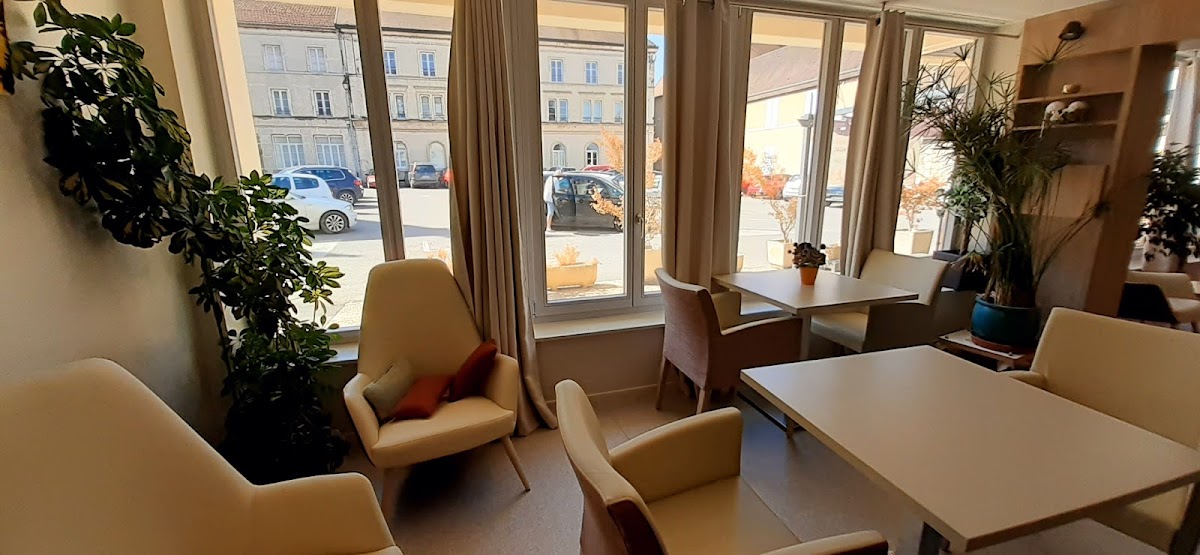 EHPAD Résidence du Rocher - Photo 2 sur 5 - Intérieur et espaces communs