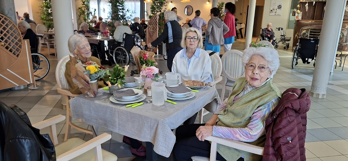 EHPAD La Couronne Nersac Roullet - Photo 3 sur 5 - Chambres et hébergement