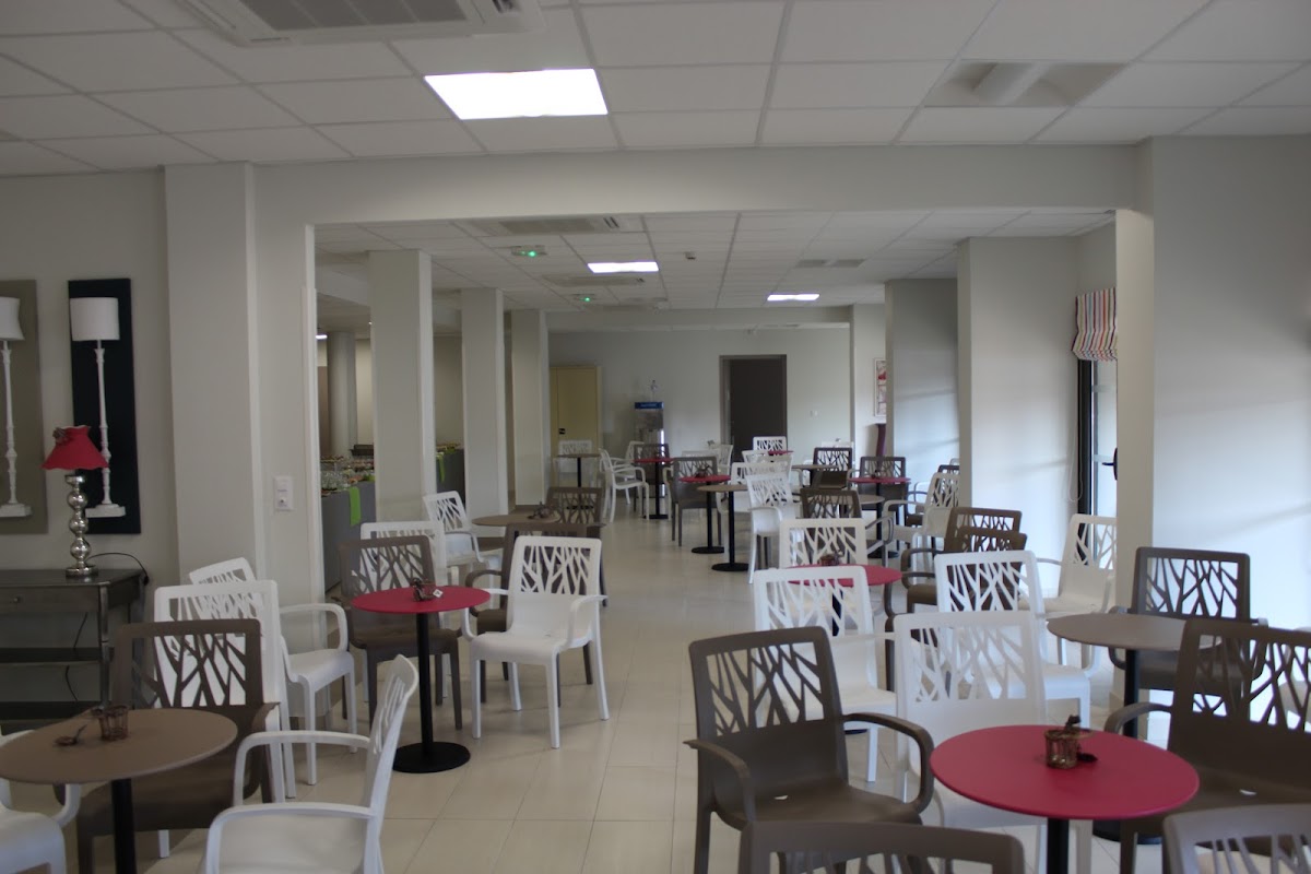 EHPAD Résidence Mutualiste la Source - Photo 2 sur 3 - Intérieur et espaces communs