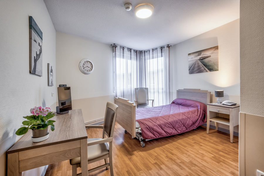 EHPAD DE DIGOIN - Photo 2 sur 5 - Intérieur et espaces communs