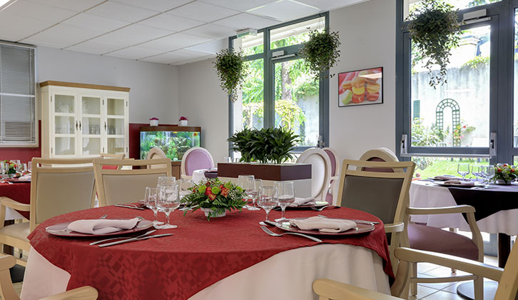 EHPAD - Résidence Les Jardins des Lilas - Photo 3 sur 5 - Chambres et hébergement