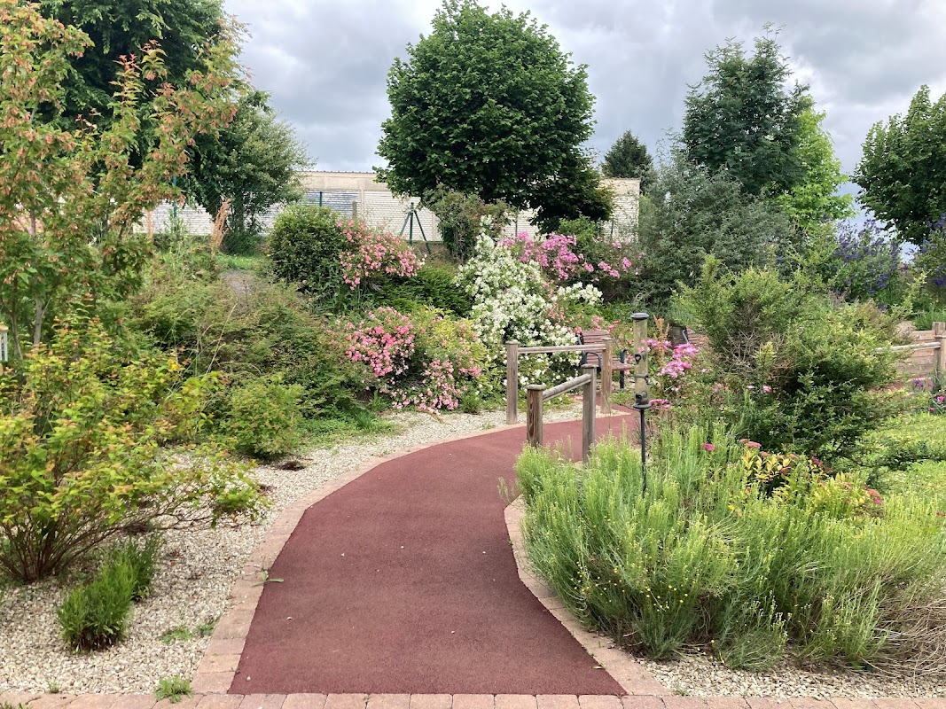 EHPAD Les Châtaigniers Les Fresnes - Photo 5 sur 5 - Environnement et extérieurs