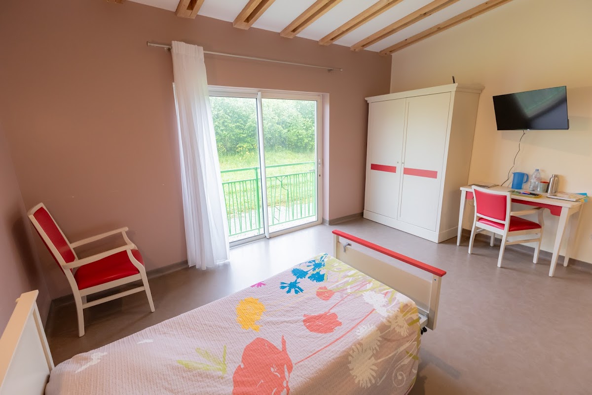 EHPAD Val de Mercy - Photo 2 sur 5 - Intérieur et espaces communs