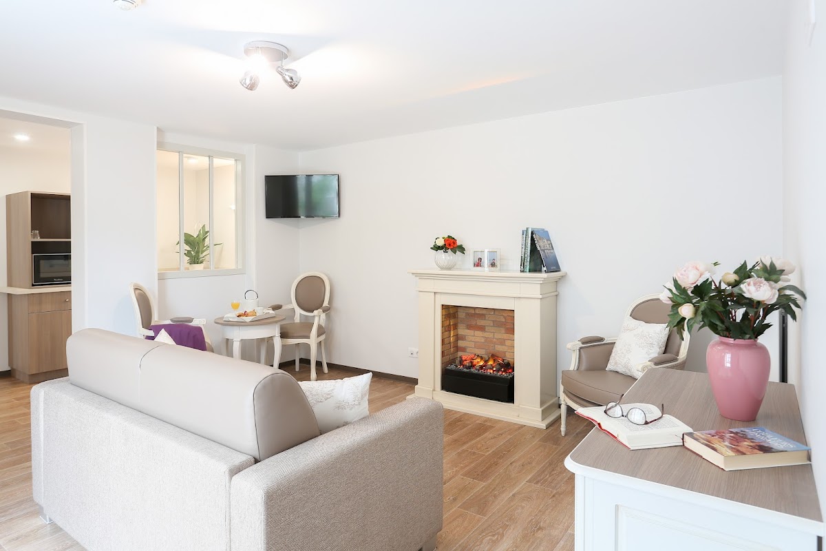 EHPAD Les Charmilles - Photo 2 sur 4 - Intérieur et espaces communs