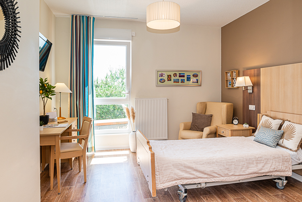 EHPAD Korian Villa du Chêne d'Or - Photo 2 sur 5 - Intérieur et espaces communs