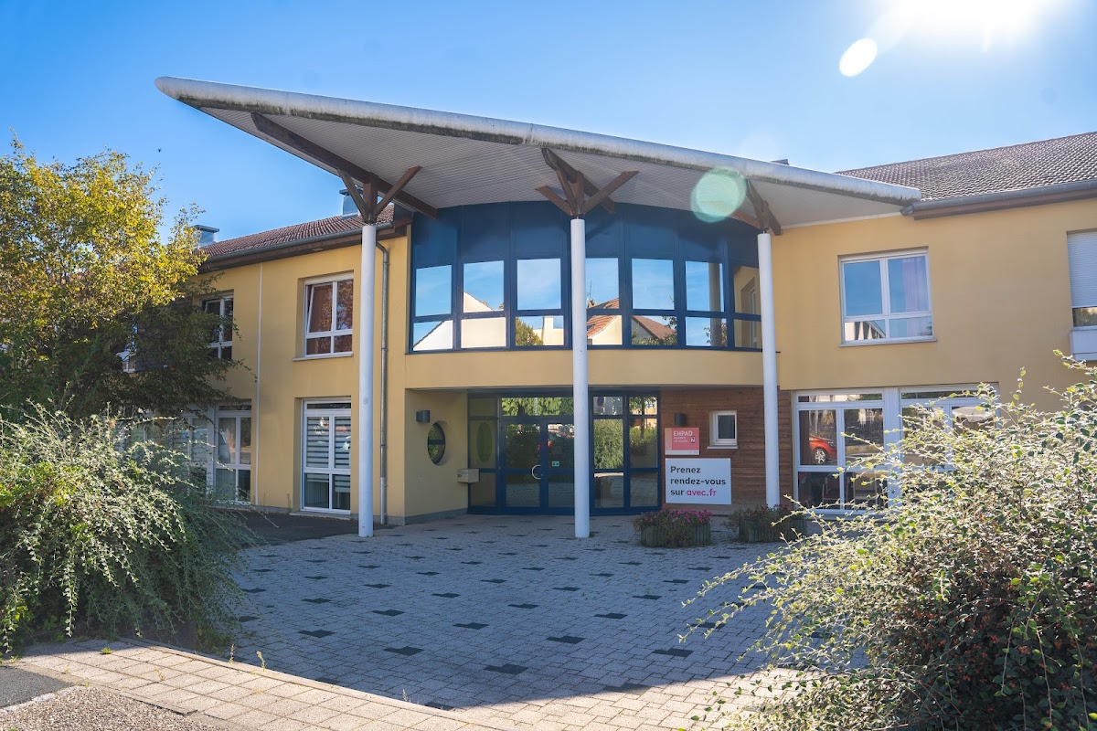 EHPAD Les Acacias - Photo 2 sur 5 - Intérieur et espaces communs