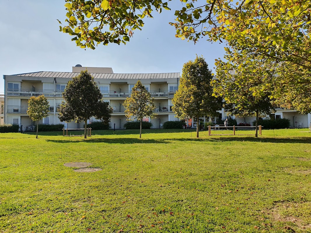 EHPAD Domaine de Nazareth - Centre hospitalier de Troyes - Photo 5 sur 5 - Environnement et extérieurs