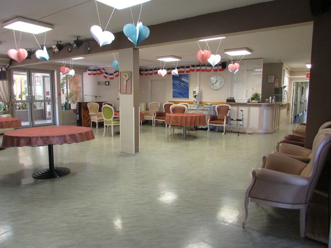 Photo de EHPAD Les Agapanthes, EHPAD à LA CROIX VALMER